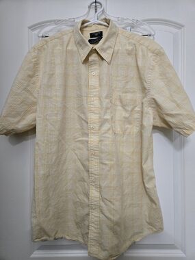 Dockers Men's Short-Sleeve Button-Down Shirt in Pale Yellow Plaid